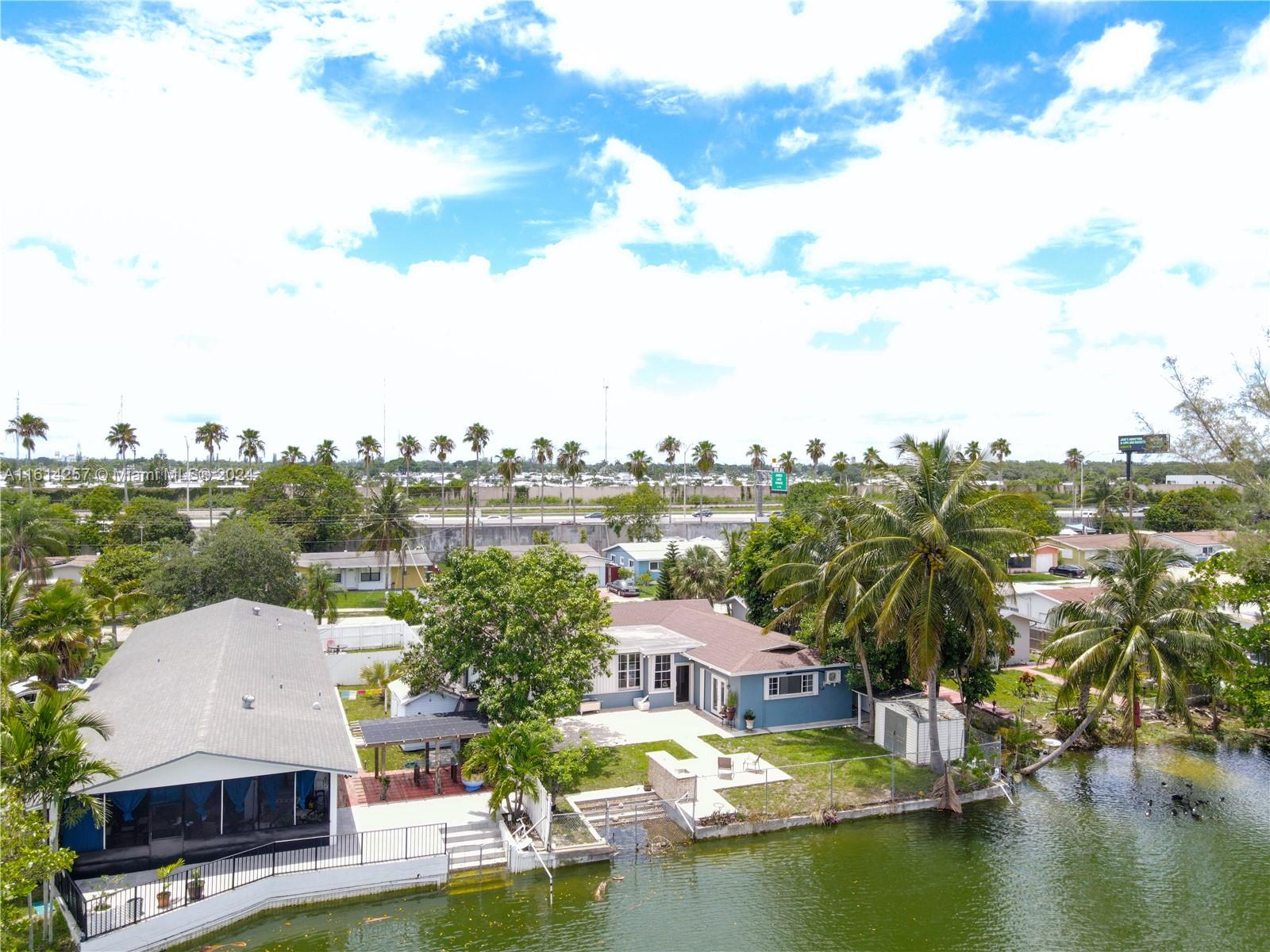 LAKESIDE ESTATES - Residential