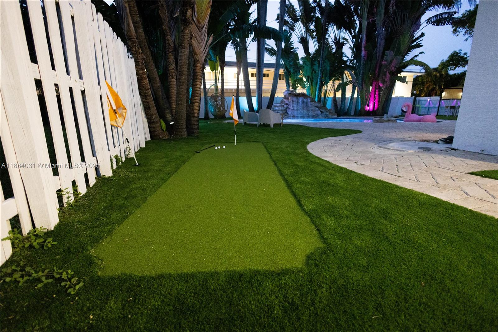 HOLLYWOOD COUNTRY CLUB DI - Residential Lease