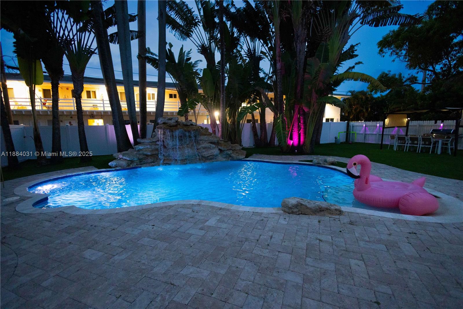HOLLYWOOD COUNTRY CLUB DI - Residential Lease