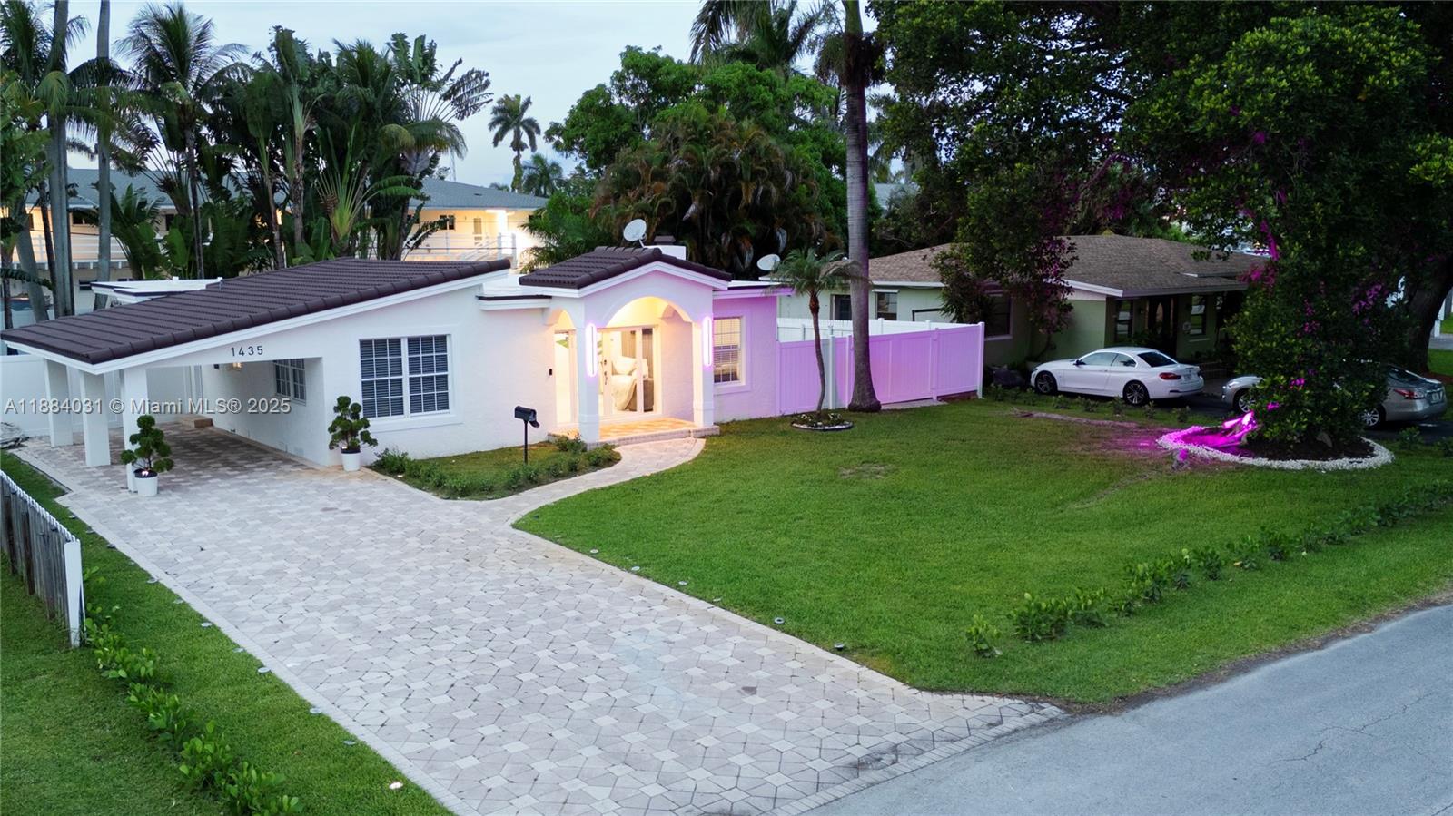 HOLLYWOOD COUNTRY CLUB DI - Residential Lease