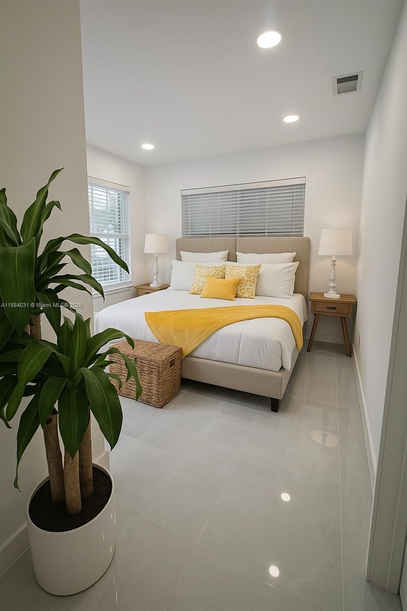 HOLLYWOOD COUNTRY CLUB DI - Residential Lease