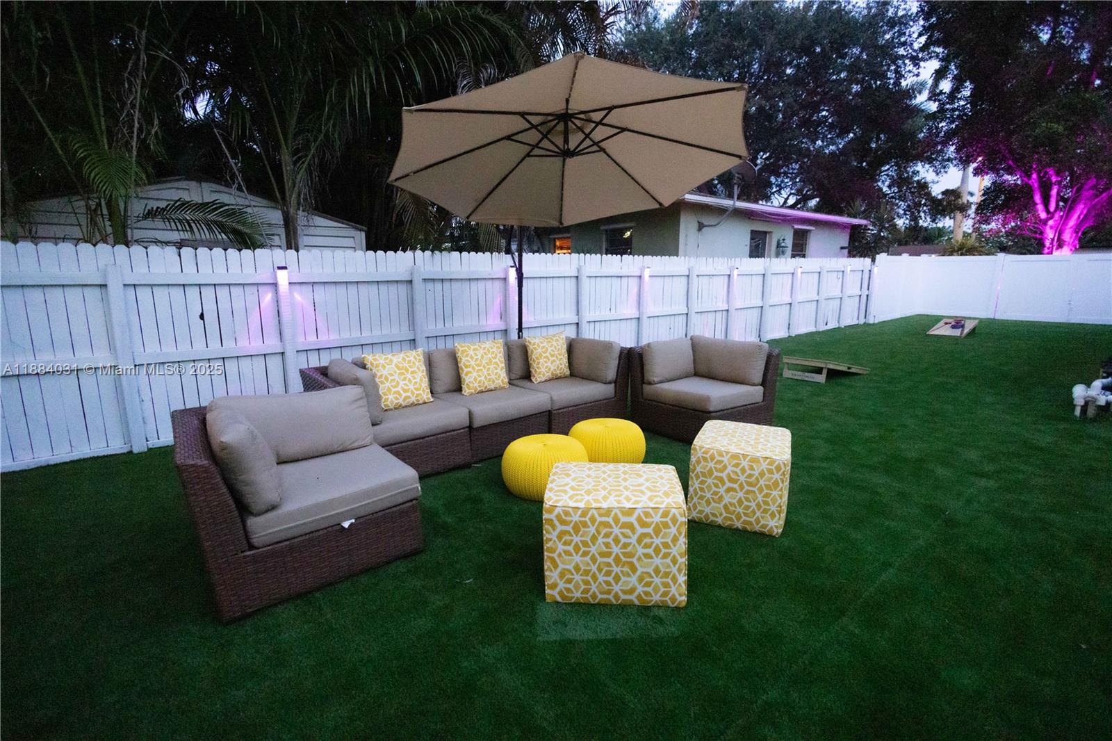 HOLLYWOOD COUNTRY CLUB DI - Residential Lease