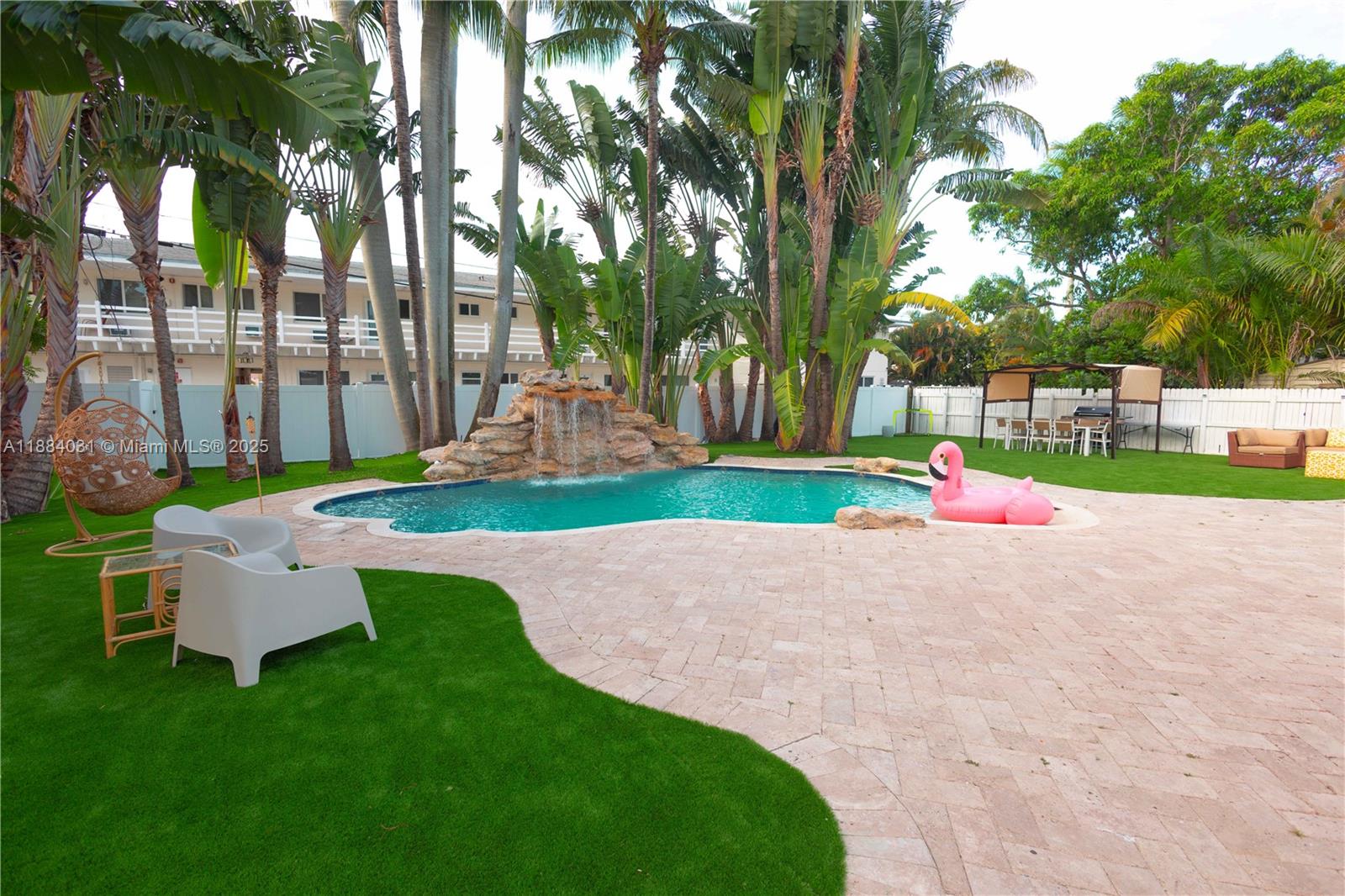 HOLLYWOOD COUNTRY CLUB DI - Residential Lease