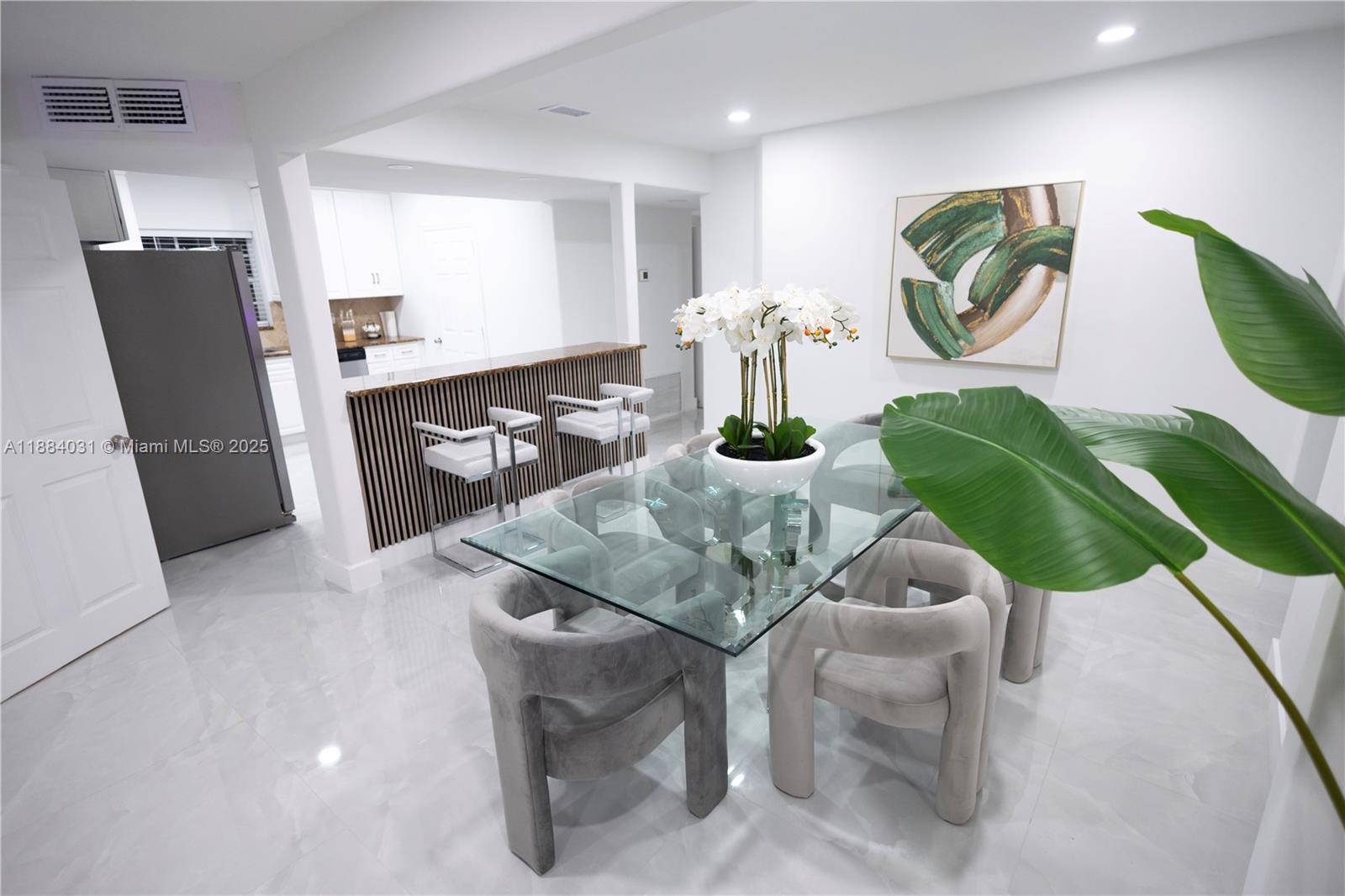 HOLLYWOOD COUNTRY CLUB DI - Residential Lease