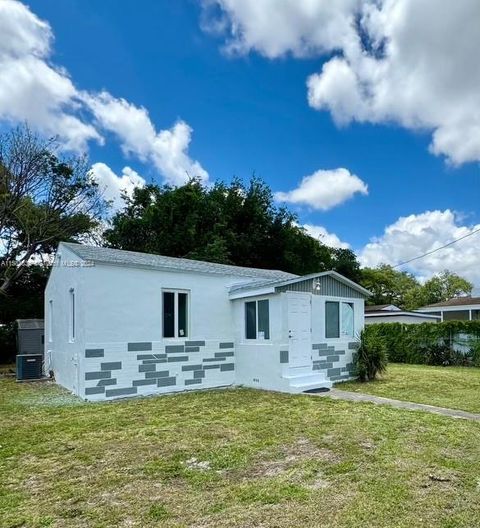 2028 NW 42nd St, Miami, FL 33142 - #: A11581838