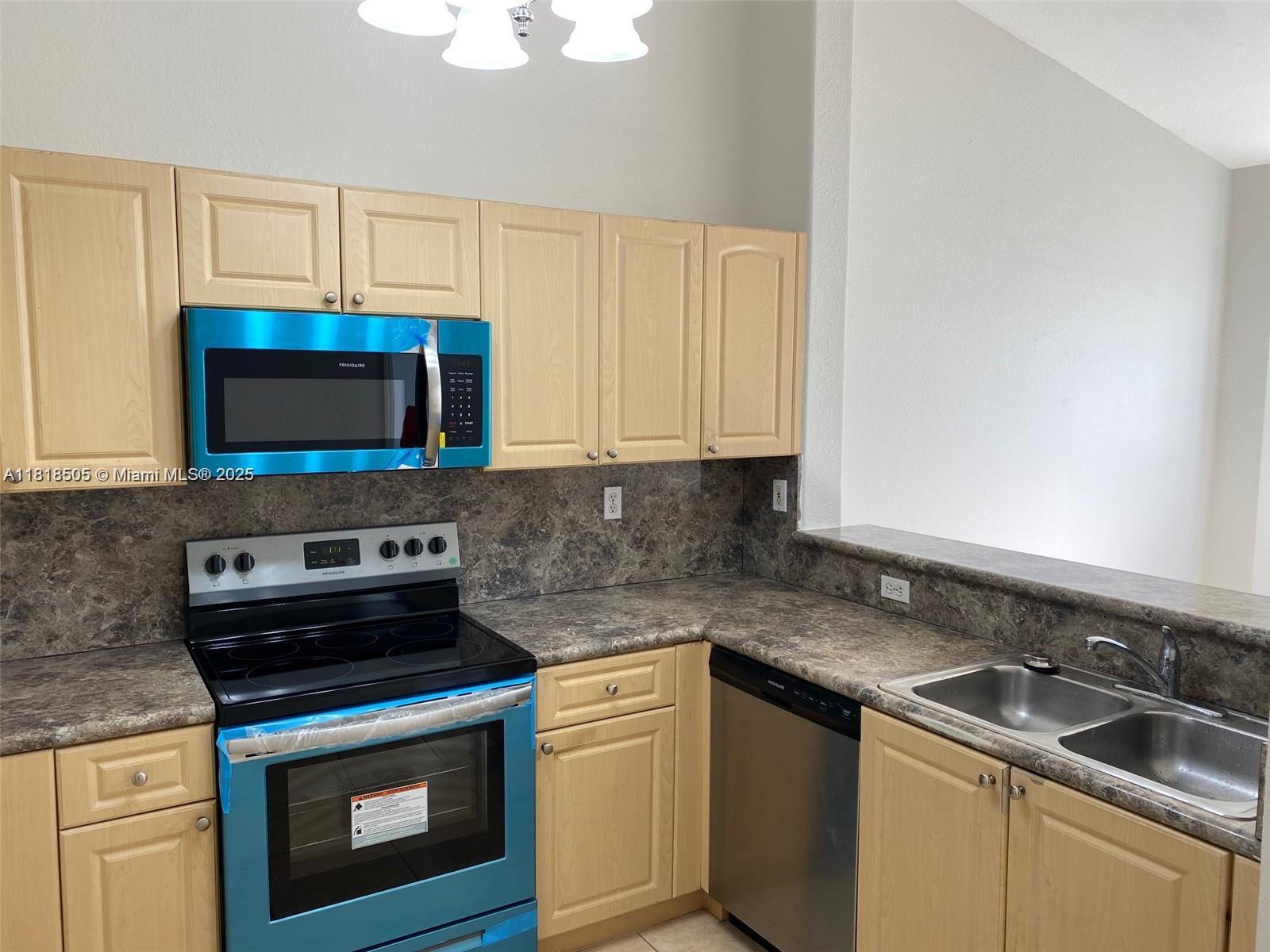 1536 SE 25th 202