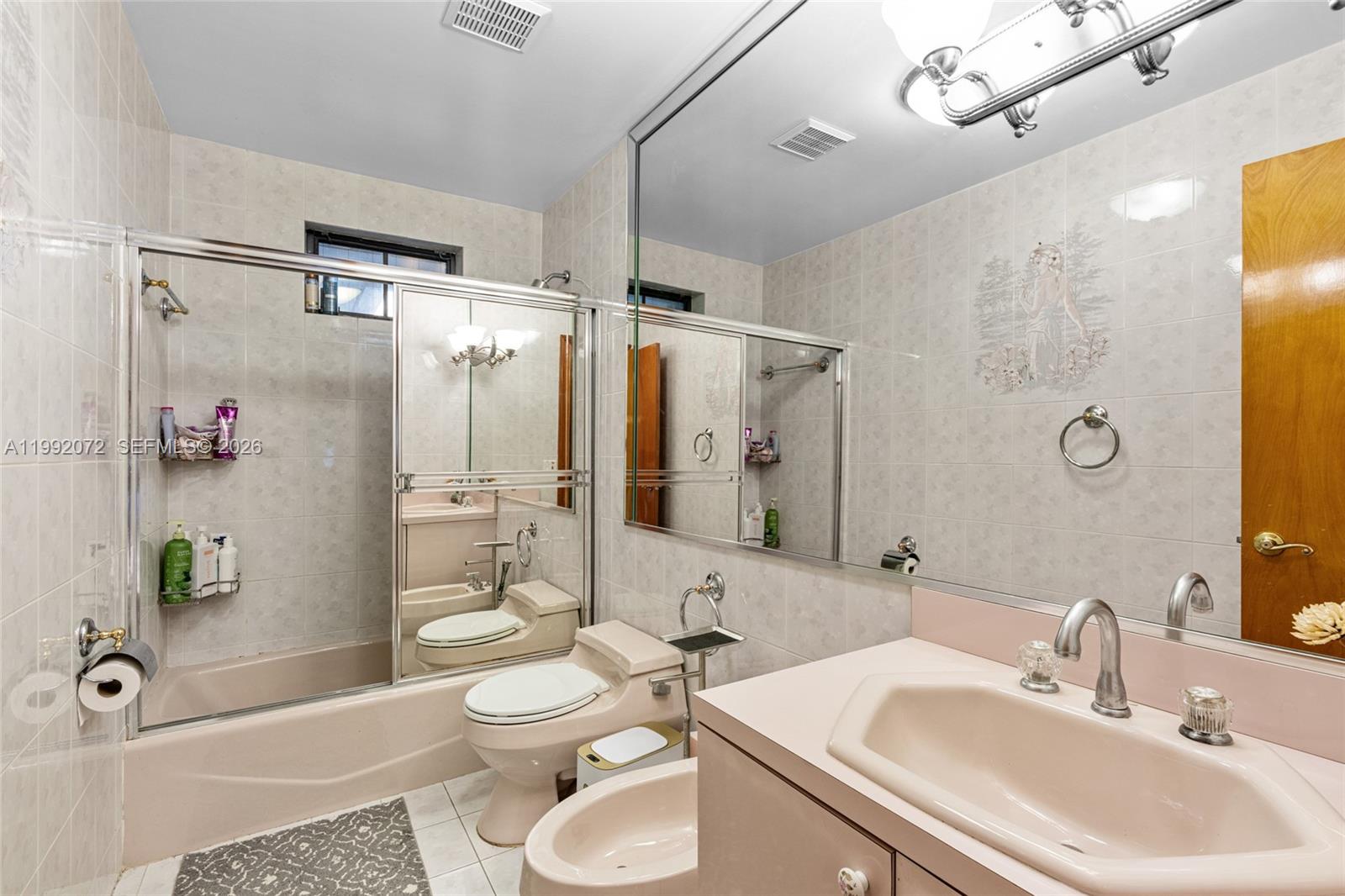 6TH ADDN TO ROYAL OAKS - Residential