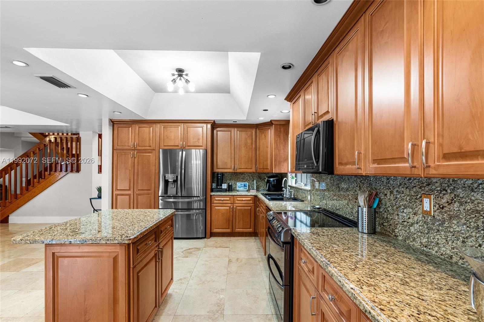 6TH ADDN TO ROYAL OAKS - Residential