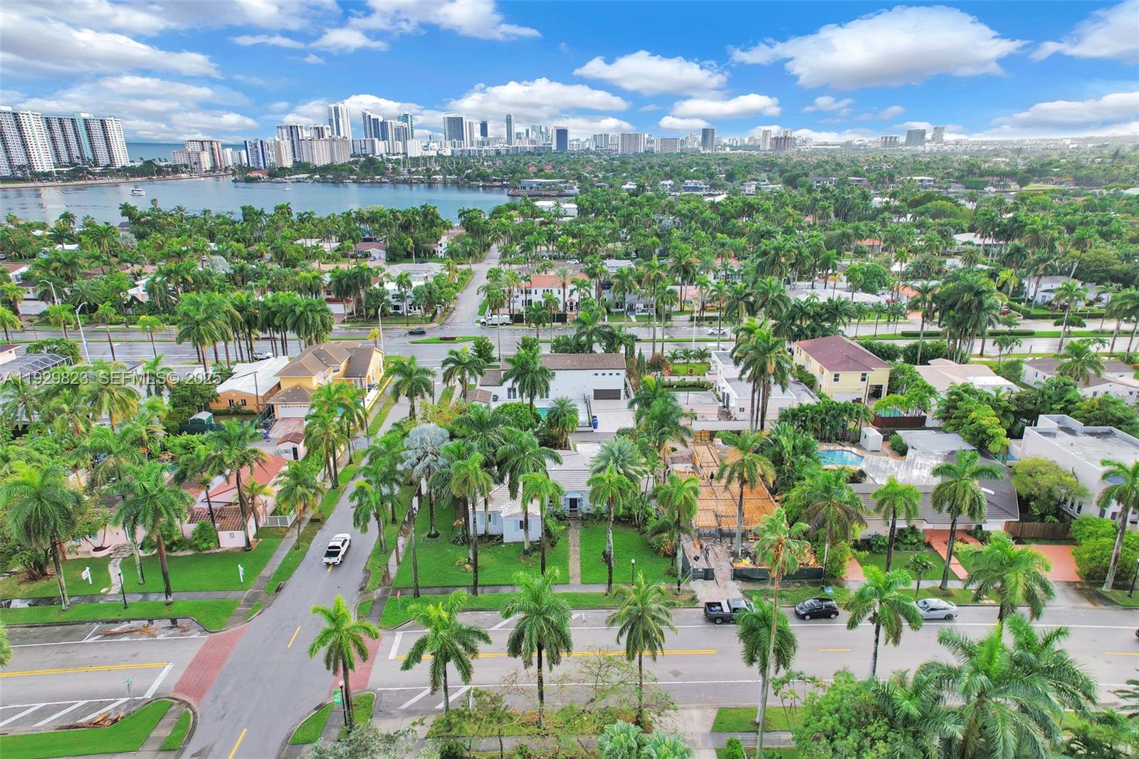 HOLLYWOOD LAKES SECTION - Residential