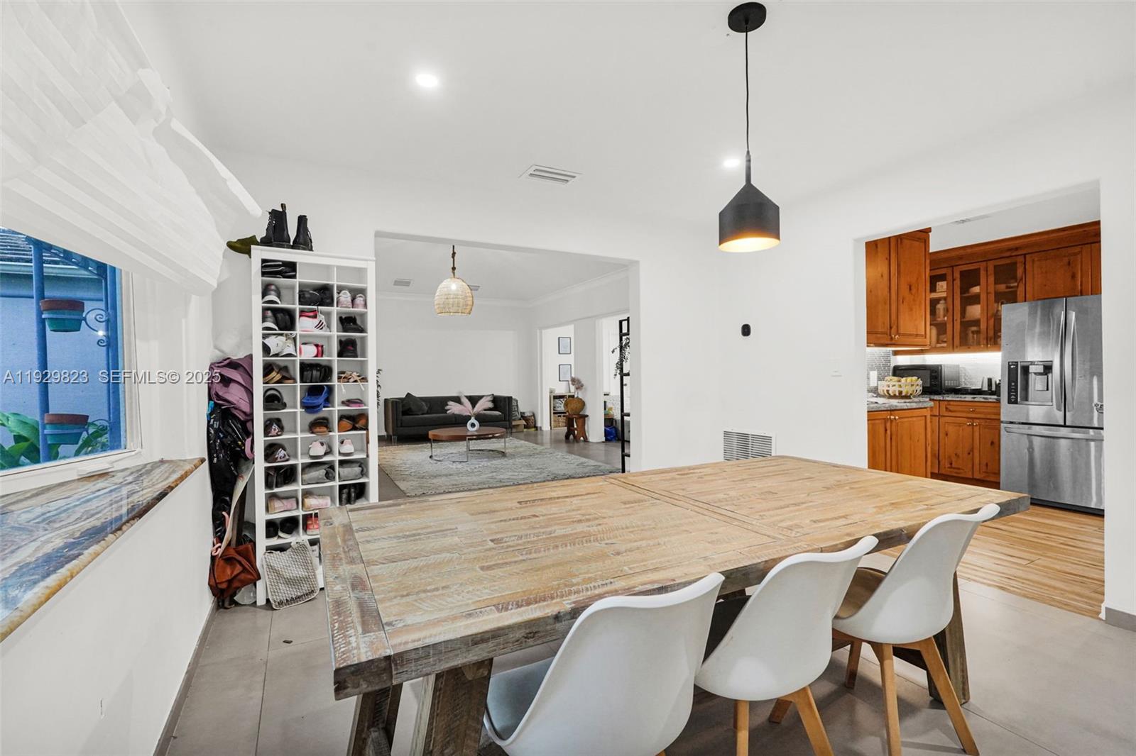 HOLLYWOOD LAKES SECTION - Residential