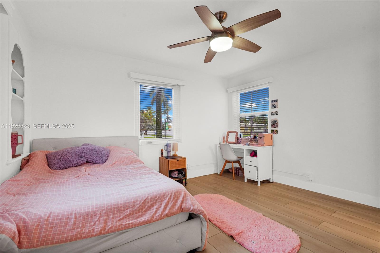 HOLLYWOOD LAKES SECTION - Residential