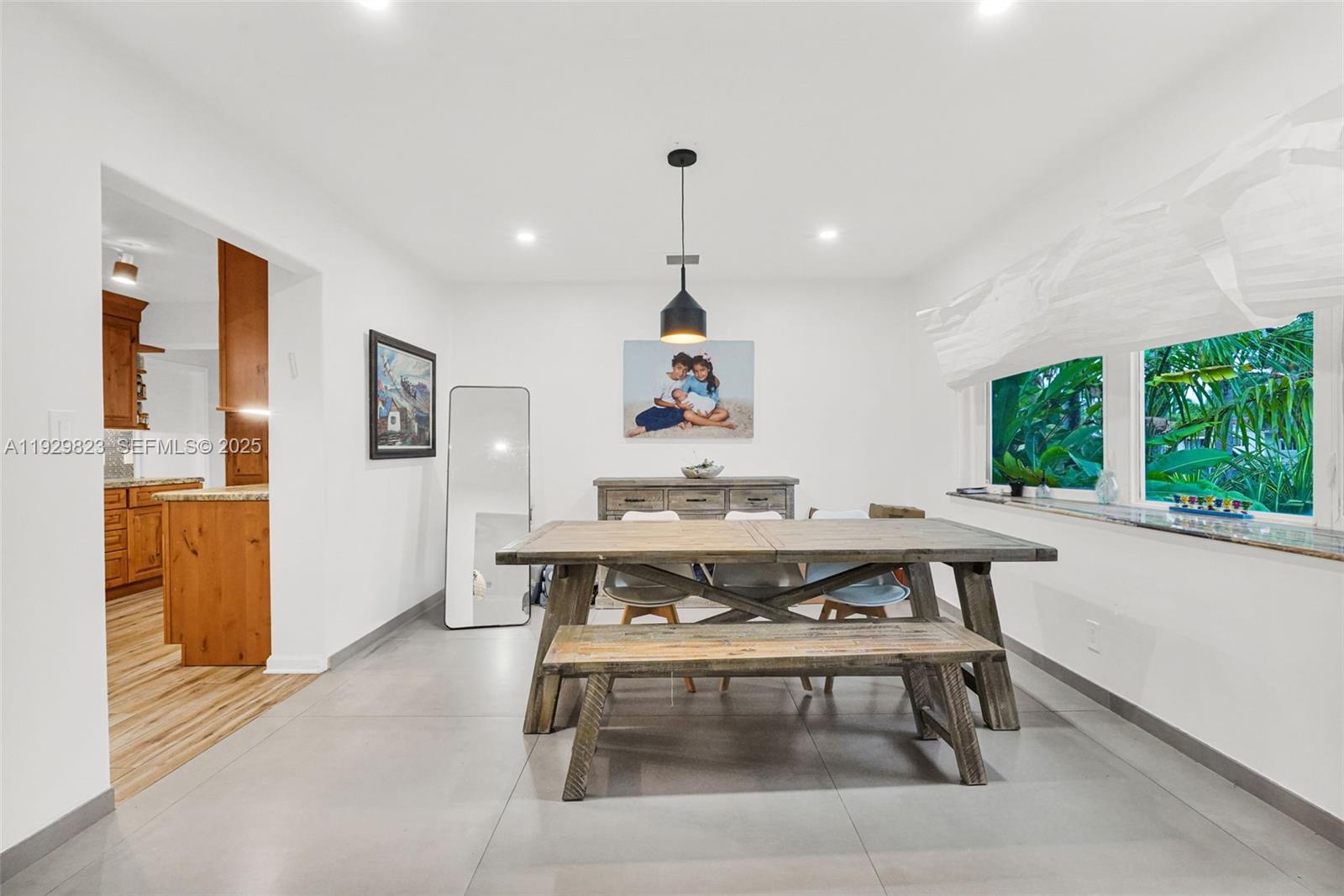 HOLLYWOOD LAKES SECTION - Residential