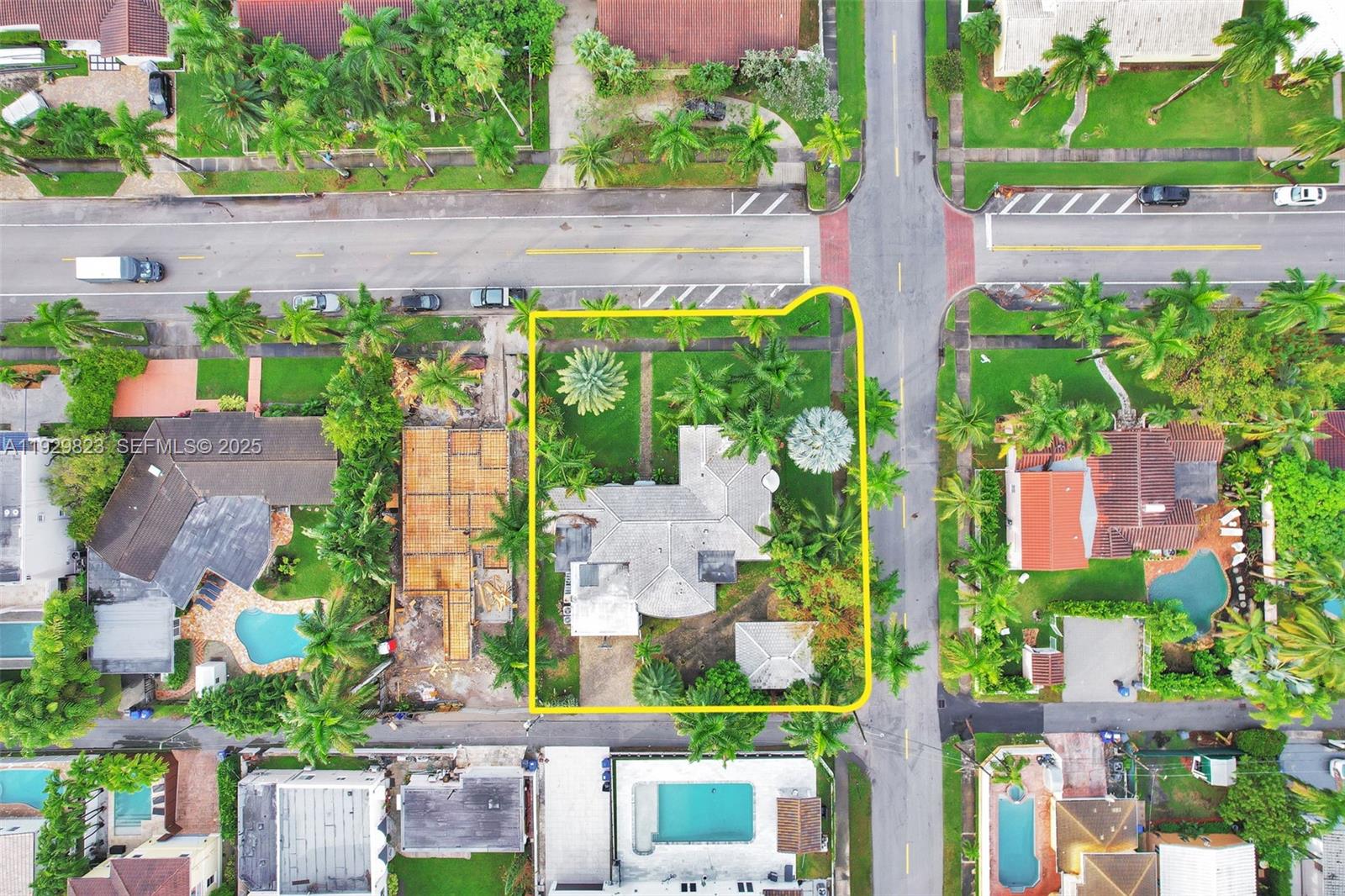 HOLLYWOOD LAKES SECTION - Residential