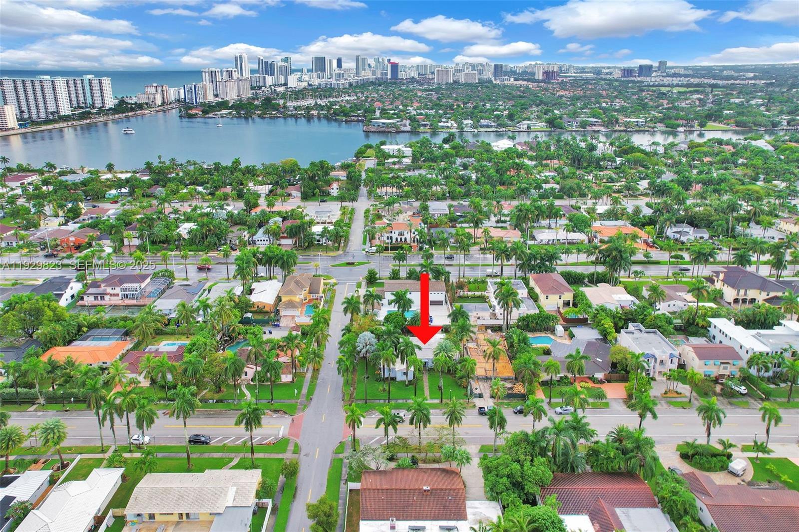 HOLLYWOOD LAKES SECTION - Residential