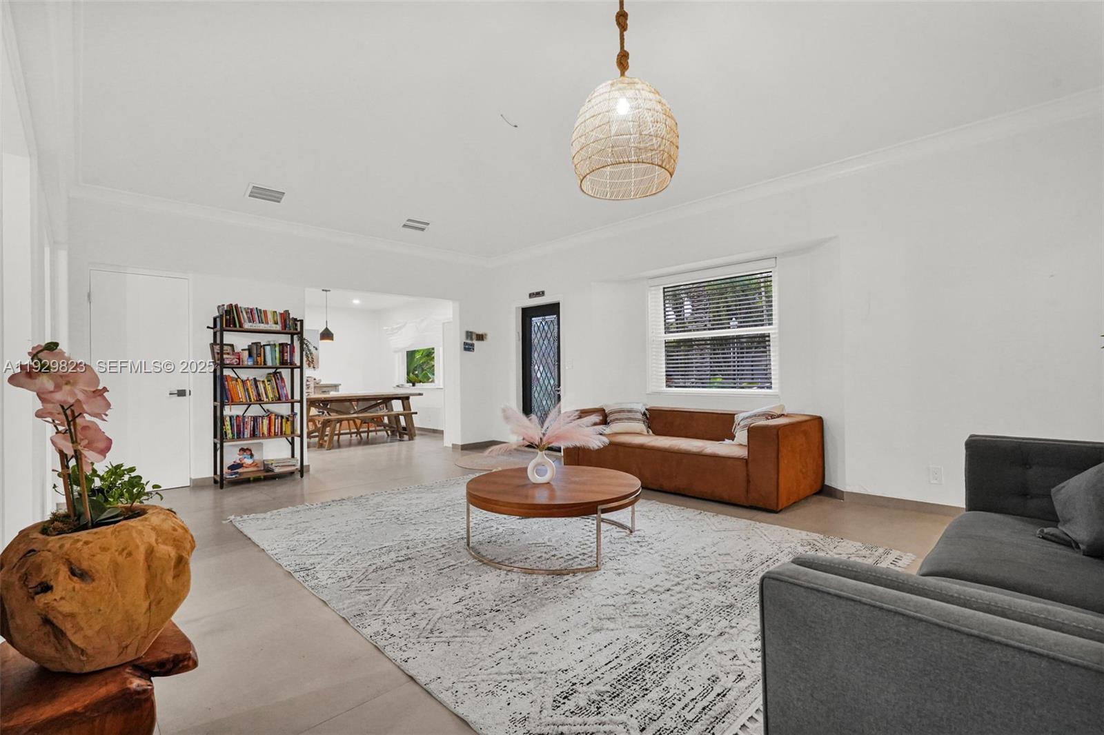 HOLLYWOOD LAKES SECTION - Residential