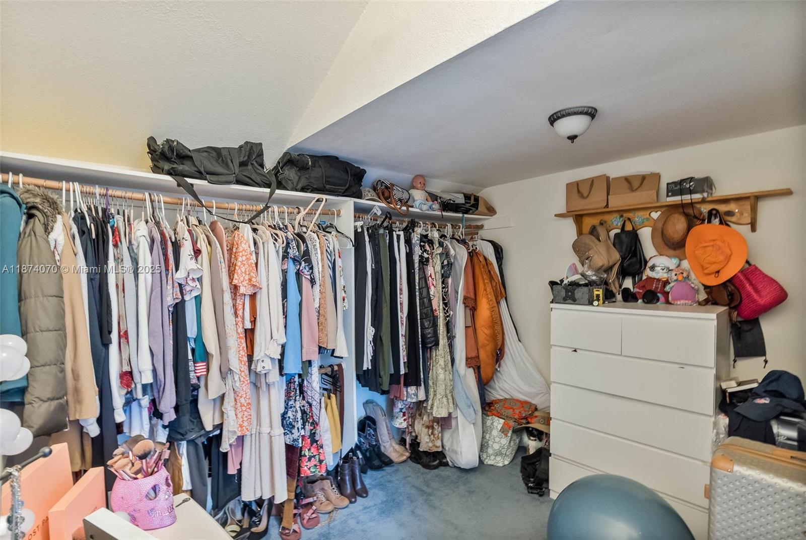 THE REDLANDS SEC 1 - Residential