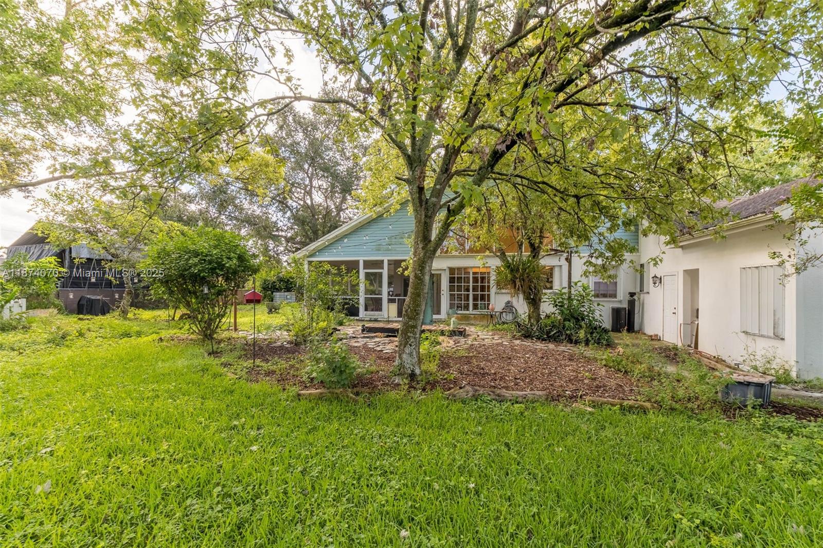 THE REDLANDS SEC 1 - Residential