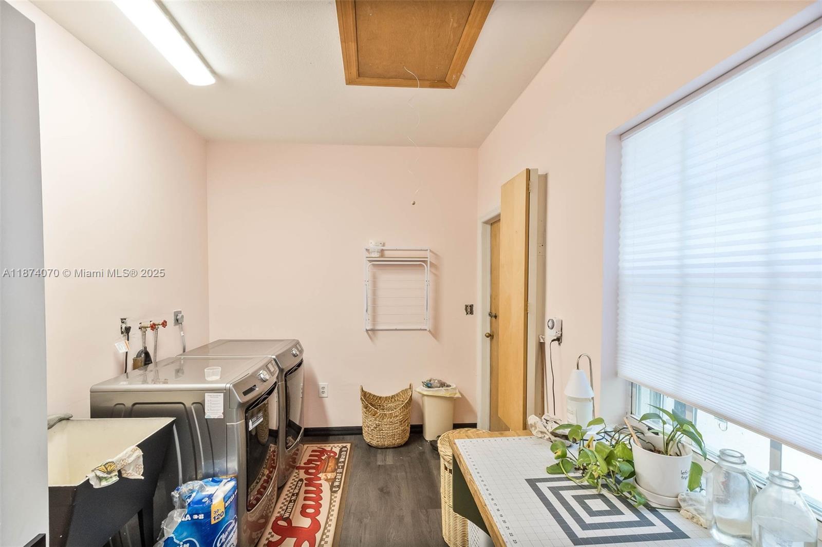 THE REDLANDS SEC 1 - Residential