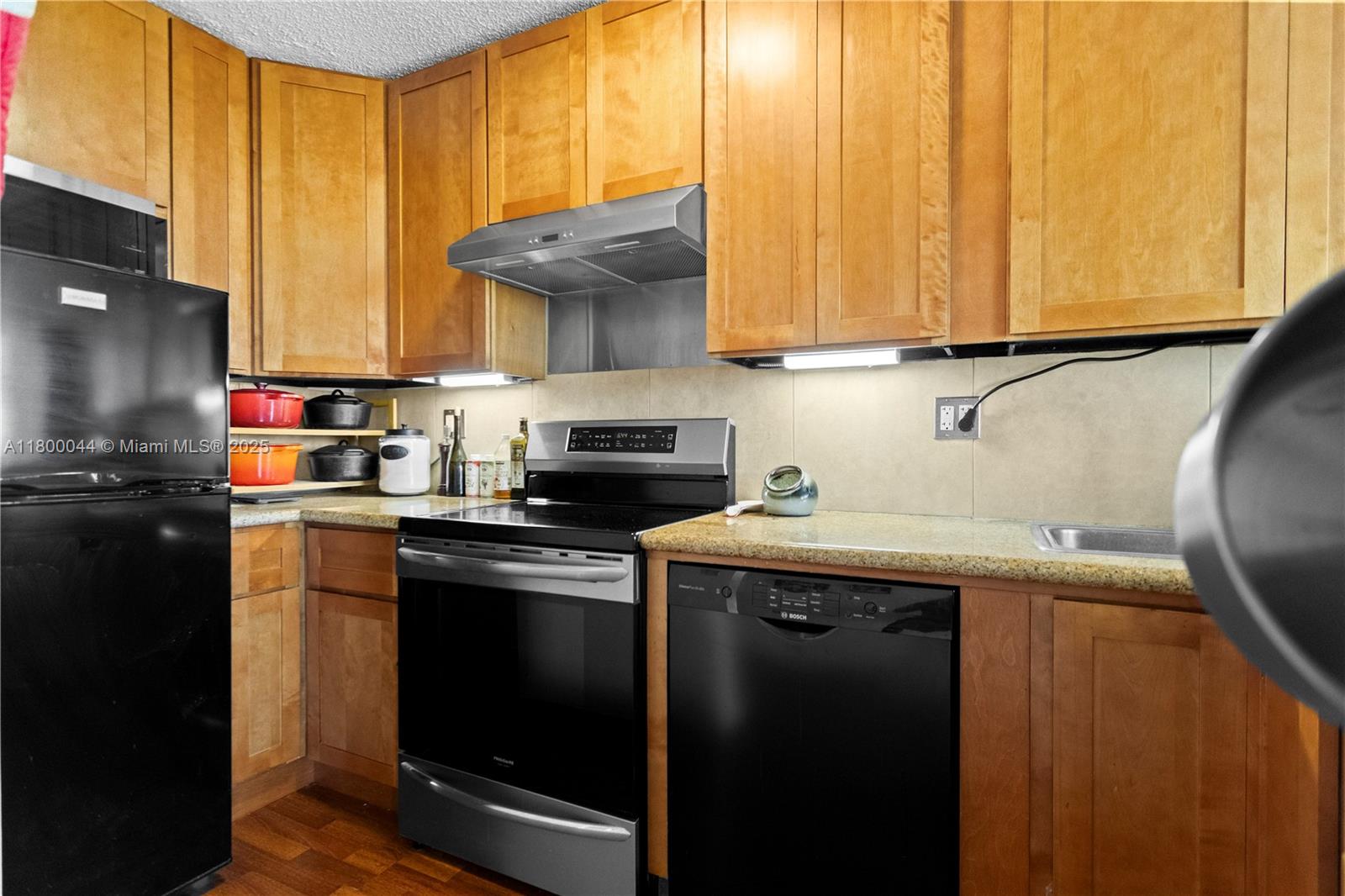 RIVER RUN CONDO PH I - Residential