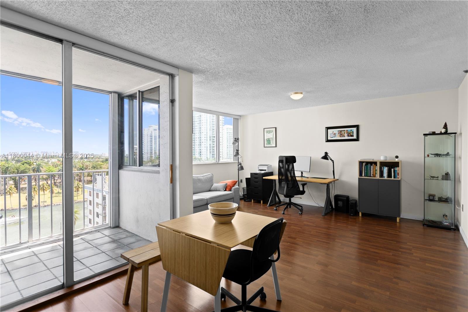 RIVER RUN CONDO PH I - Residential