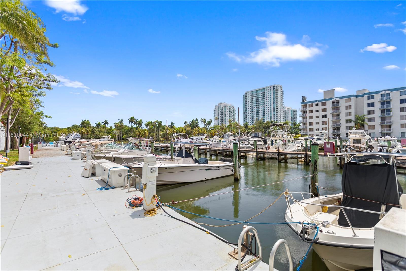 RIVER RUN CONDO PH I - Residential
