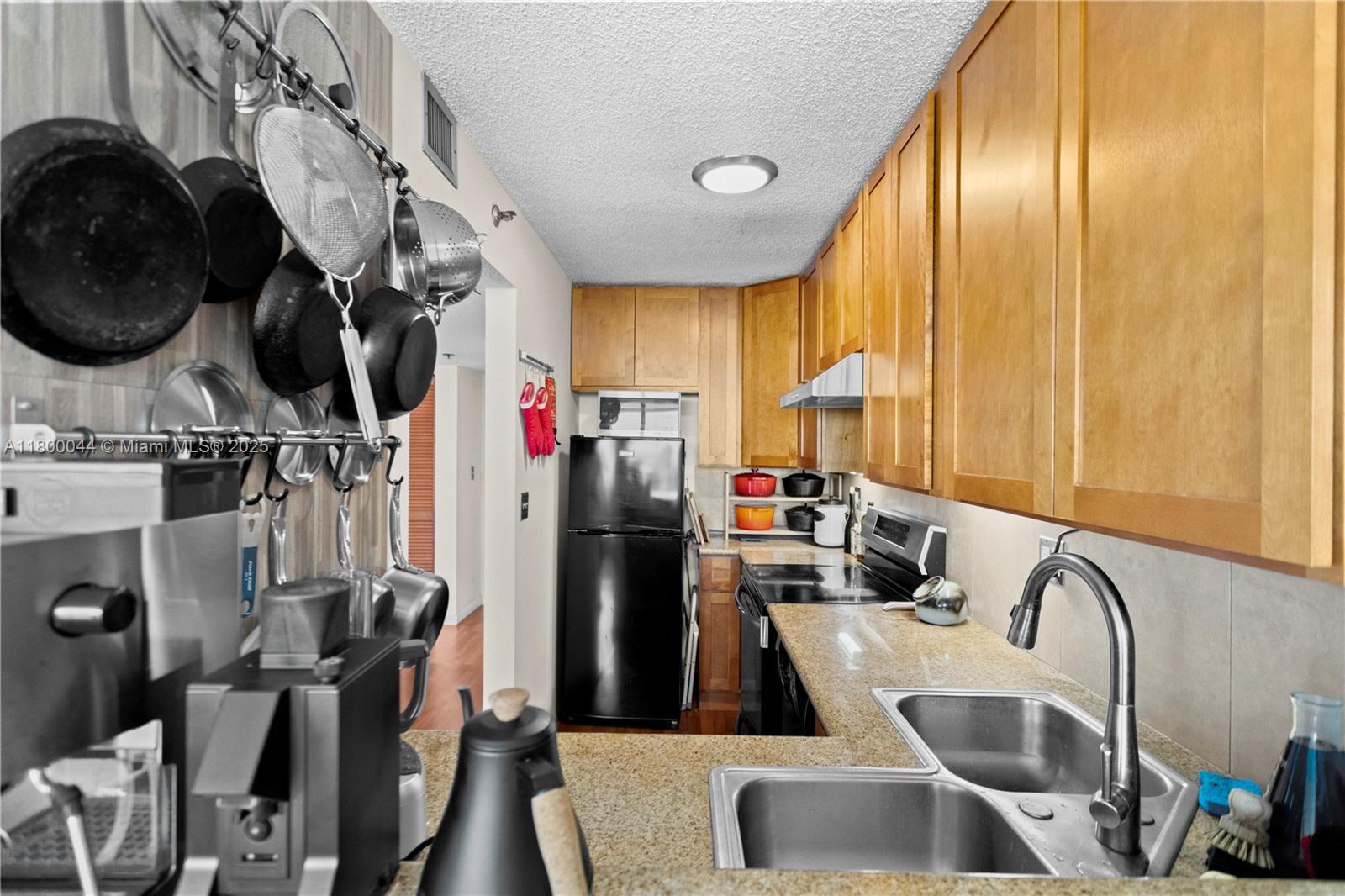 RIVER RUN CONDO PH I - Residential