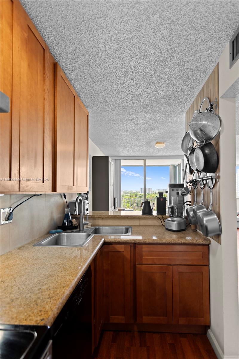 RIVER RUN CONDO PH I - Residential