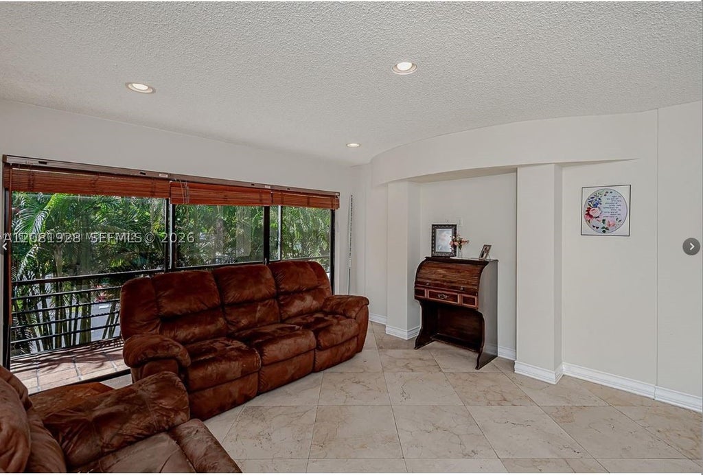Photo of 4000 N Hills Dr #29, Hollywood, FL 33021 (MLS # A12081928)
