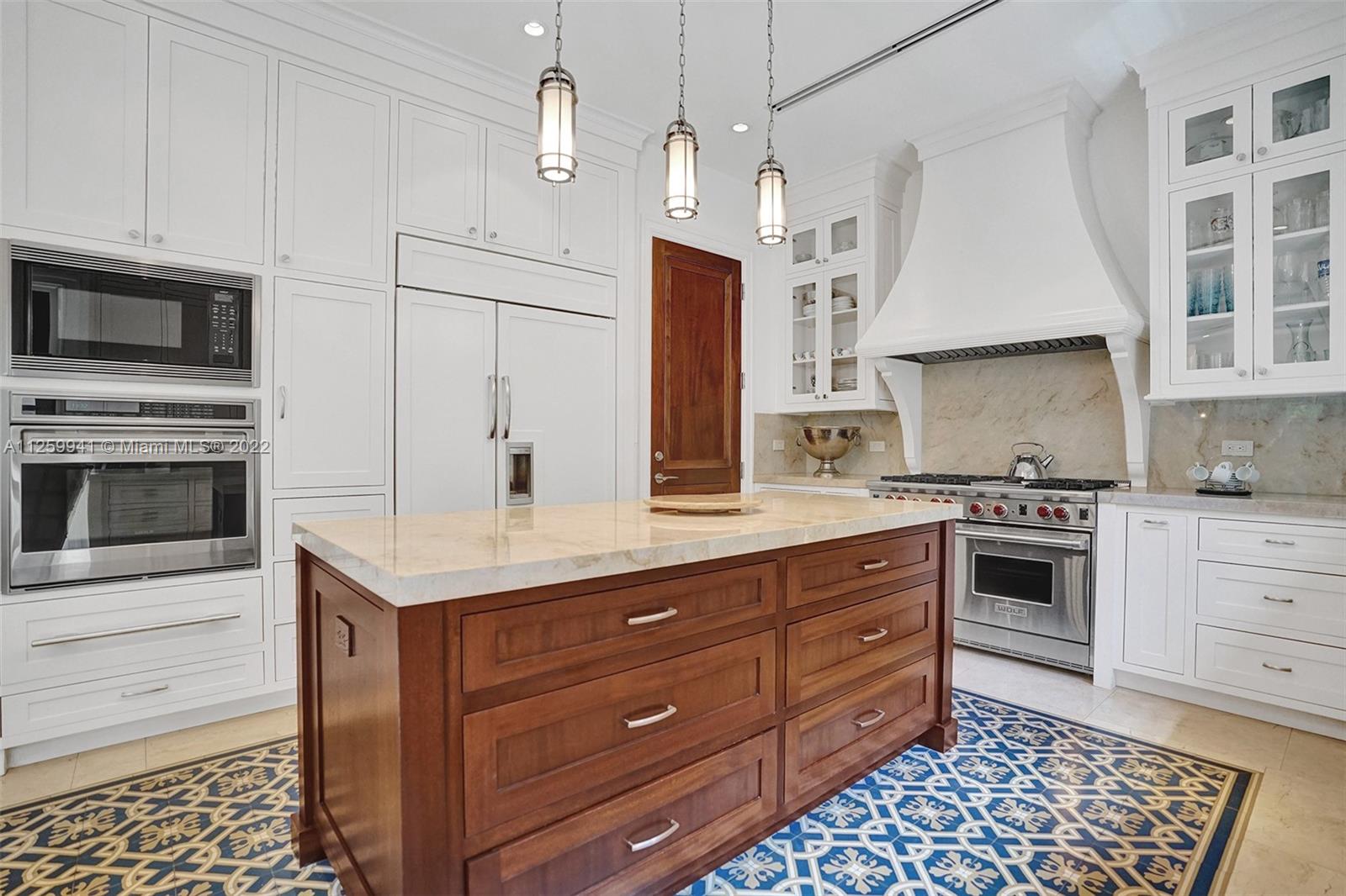 GRANADA PARK AMD - Residential