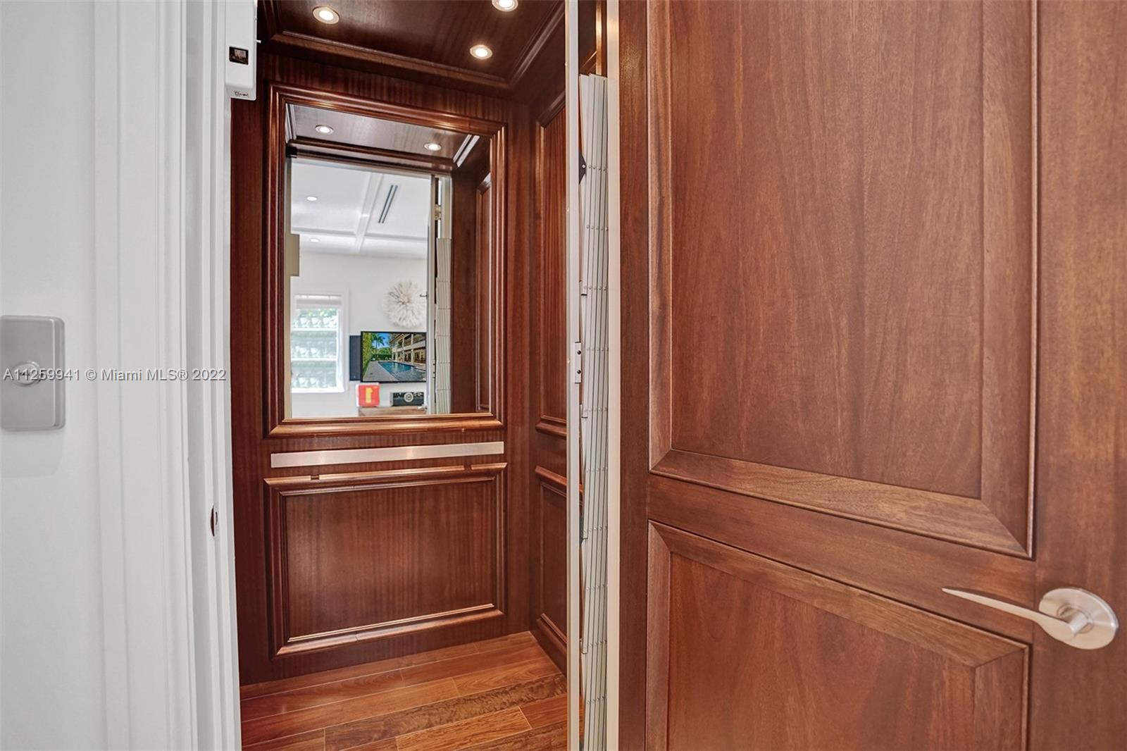 GRANADA PARK AMD - Residential