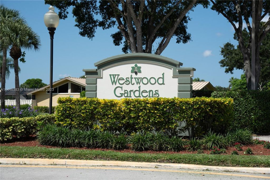 Photo of 5755 Golden Eagle Cir, Palm Beach Gardens, FL 33418 (MLS # A11446383)