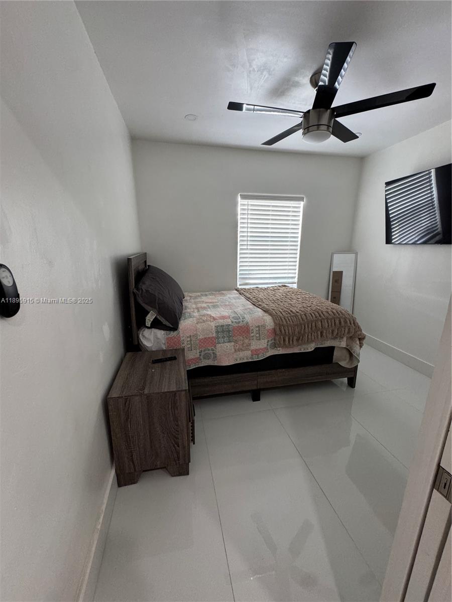 TAMIAMI GARDENS - Residential Lease