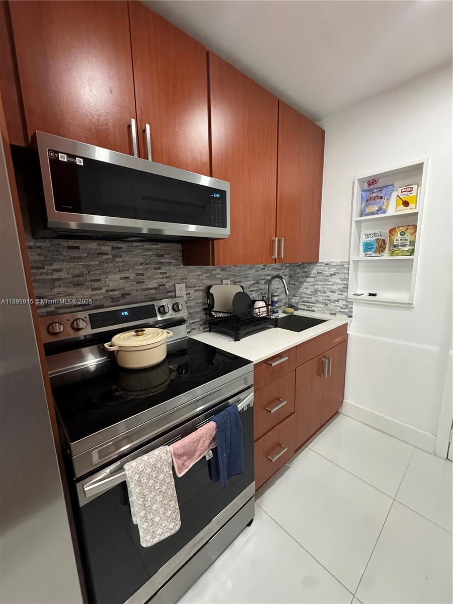 TAMIAMI GARDENS - Residential Lease