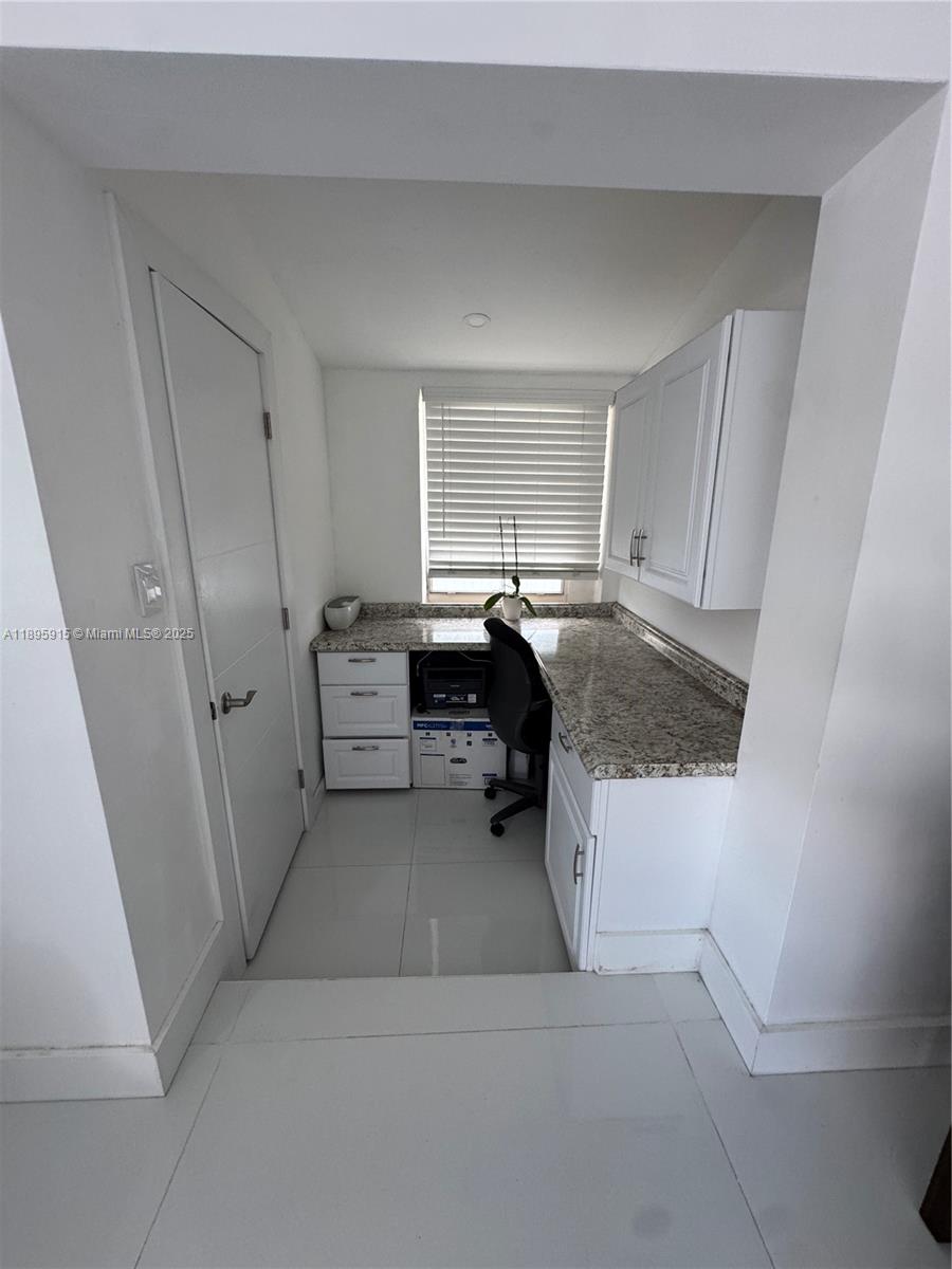 TAMIAMI GARDENS - Residential Lease