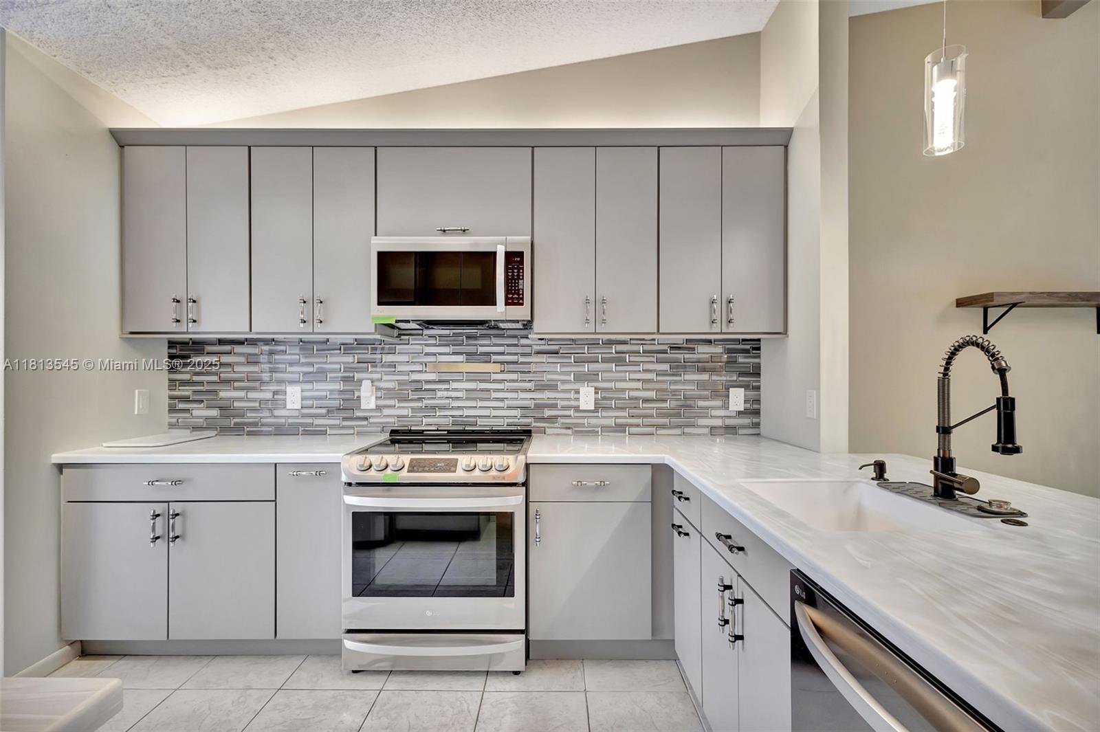 PINE RIDGE AT HAVERHILL C - Residential