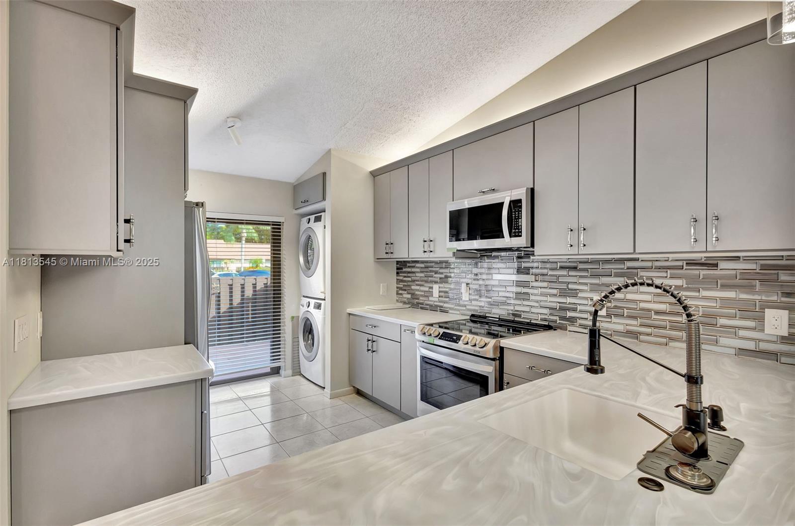 PINE RIDGE AT HAVERHILL C - Residential