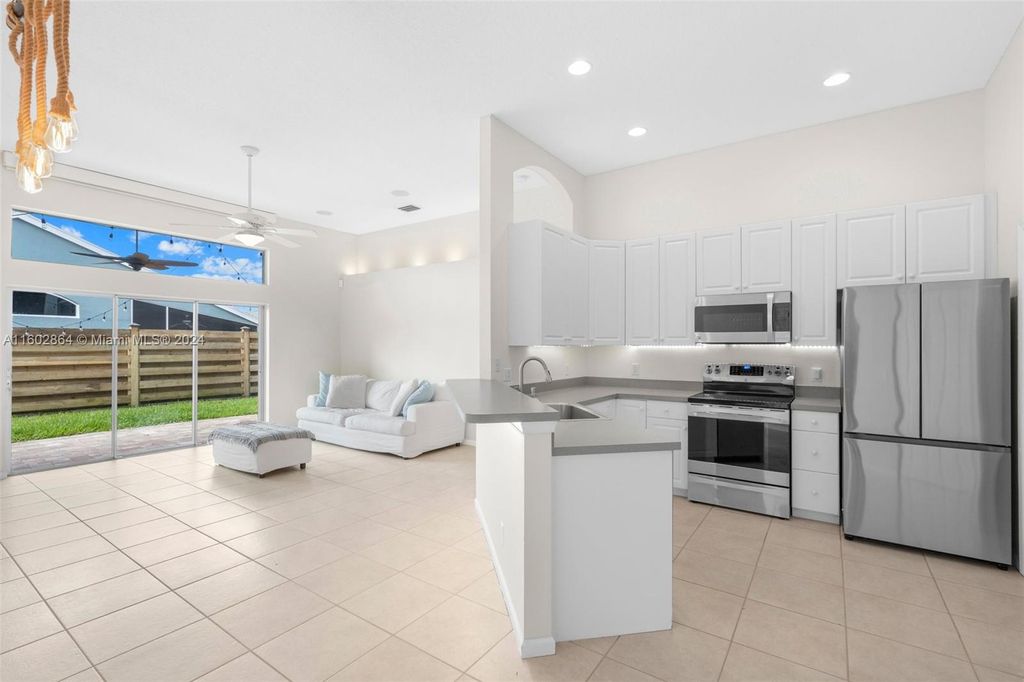 Photo of 6054 Foster St, Jupiter, FL 33458 (MLS # A11602864)