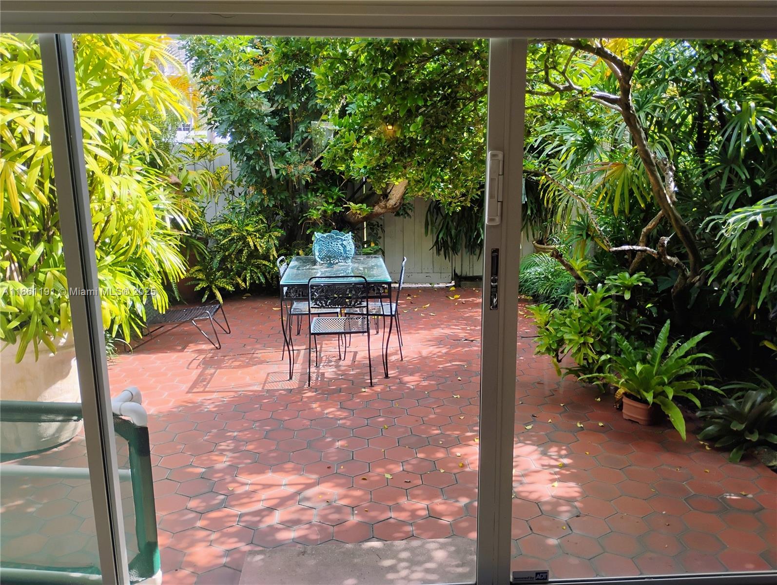 TOWNHOUSES OF VENETIAN PA - Residential