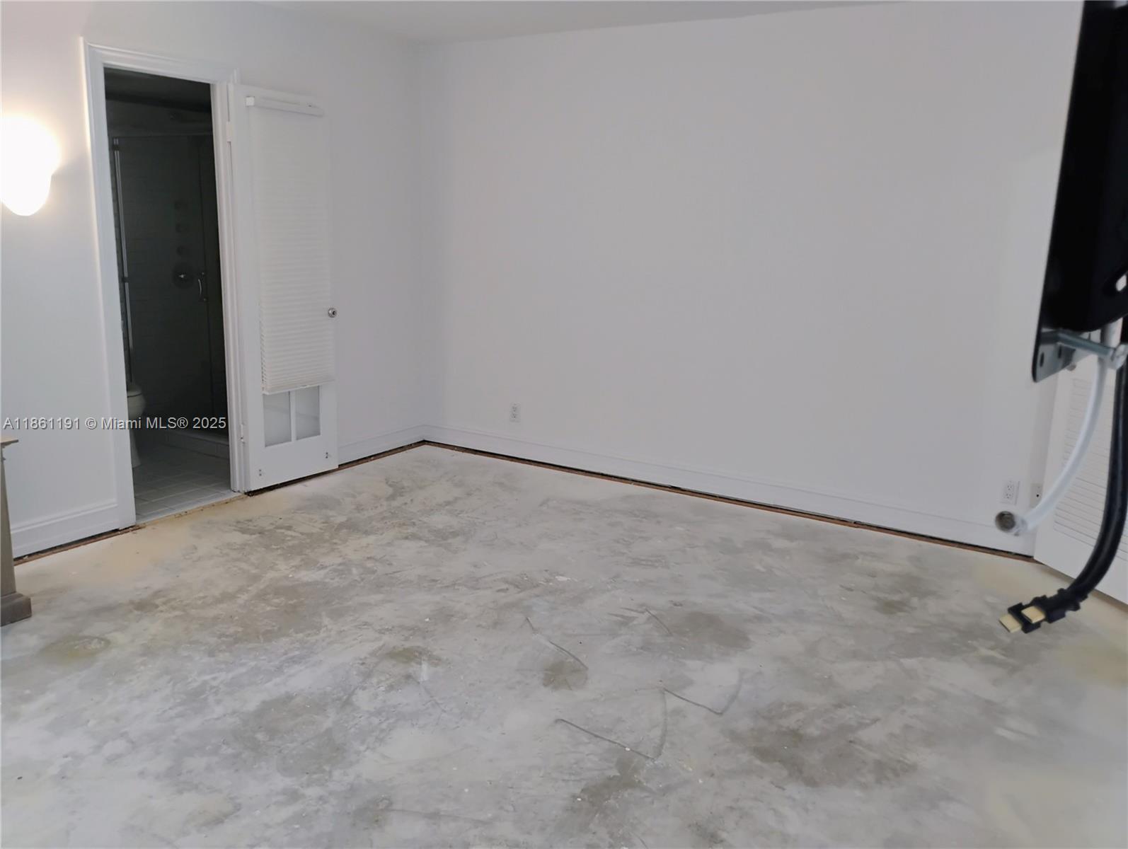 TOWNHOUSES OF VENETIAN PA - Residential