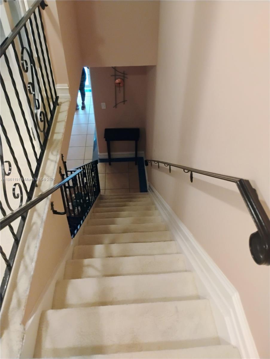 TOWNHOUSES OF VENETIAN PA - Residential