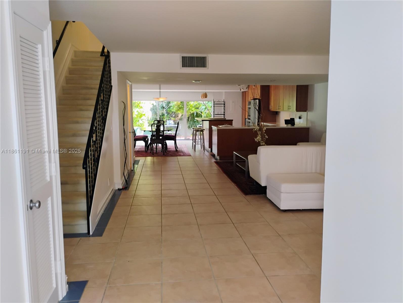 TOWNHOUSES OF VENETIAN PA - Residential