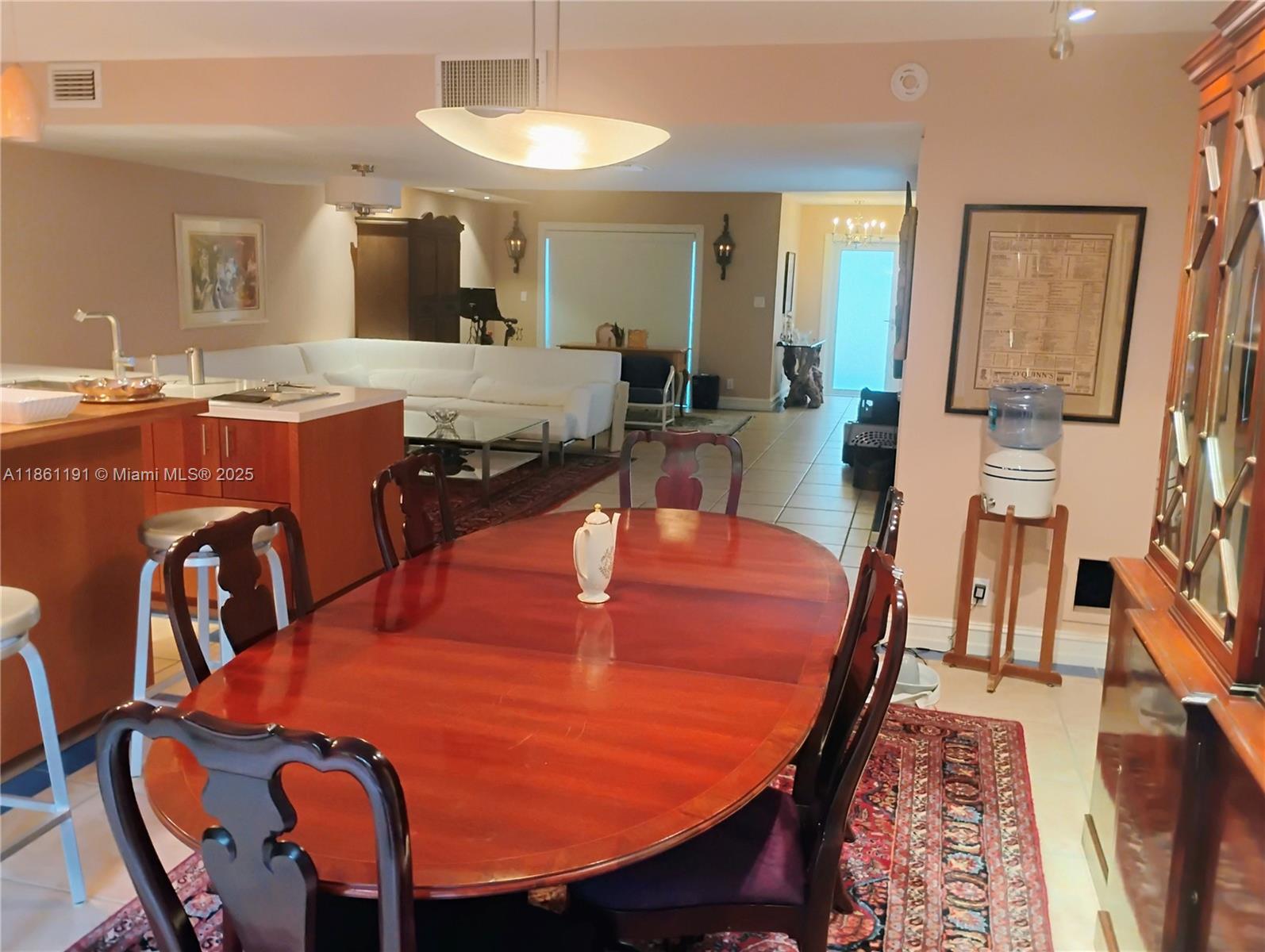 TOWNHOUSES OF VENETIAN PA - Residential