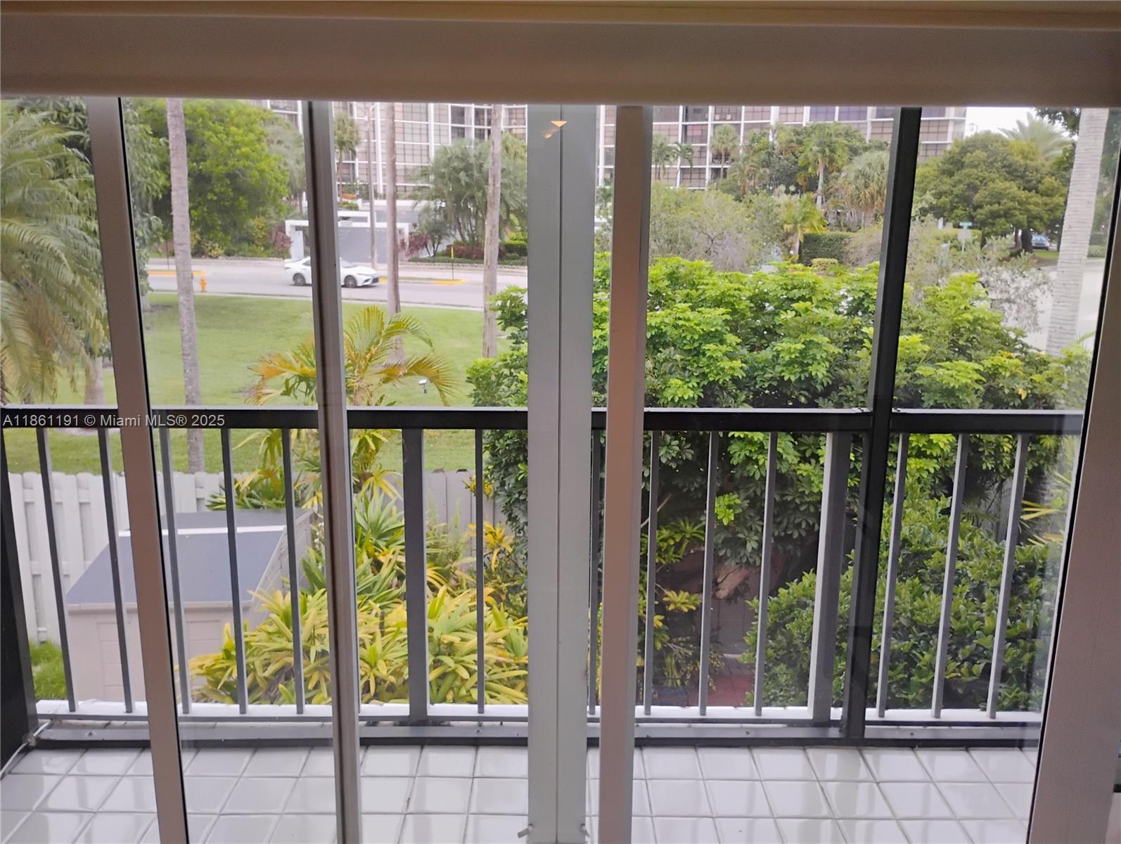 TOWNHOUSES OF VENETIAN PA - Residential