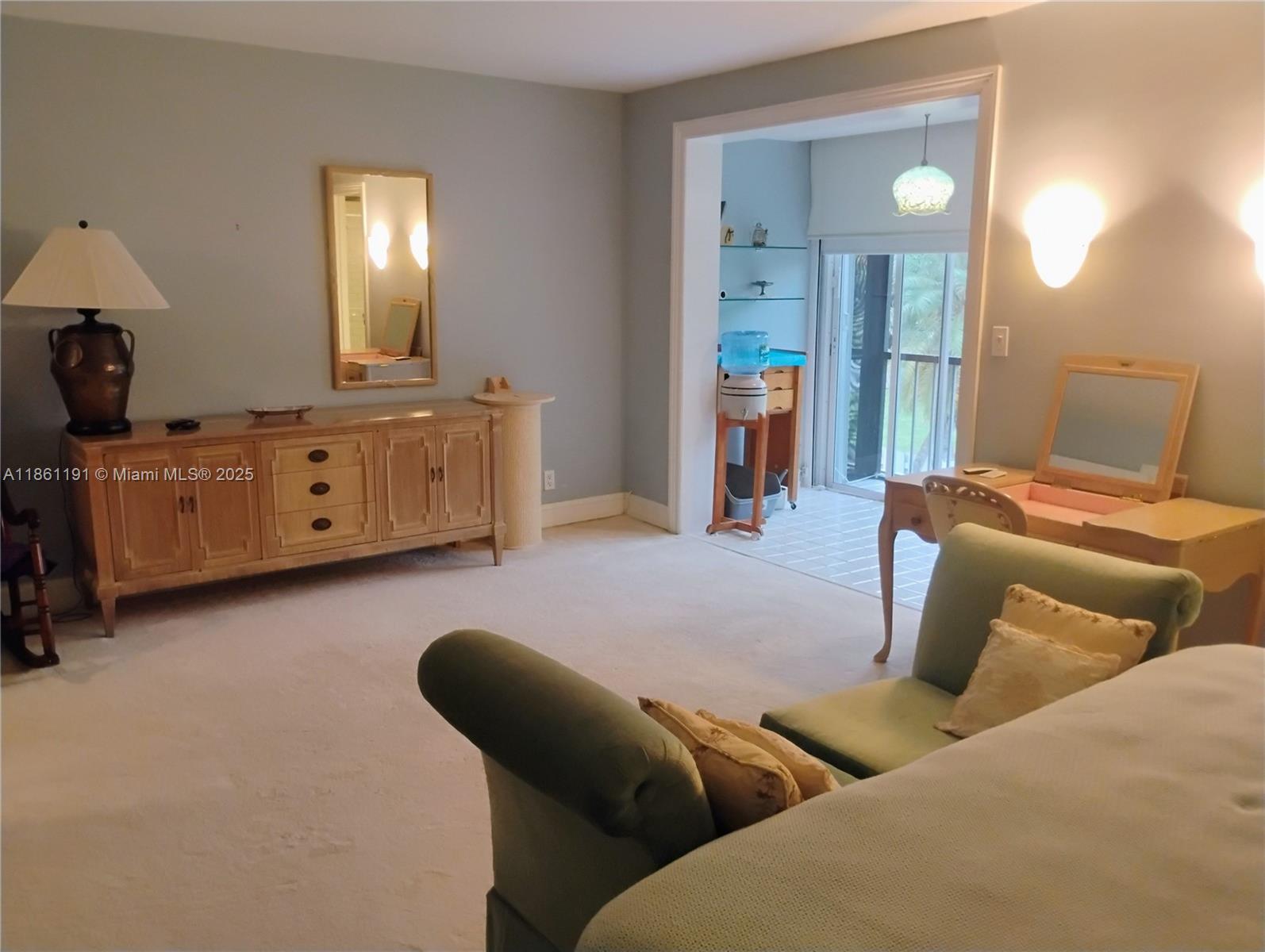 TOWNHOUSES OF VENETIAN PA - Residential