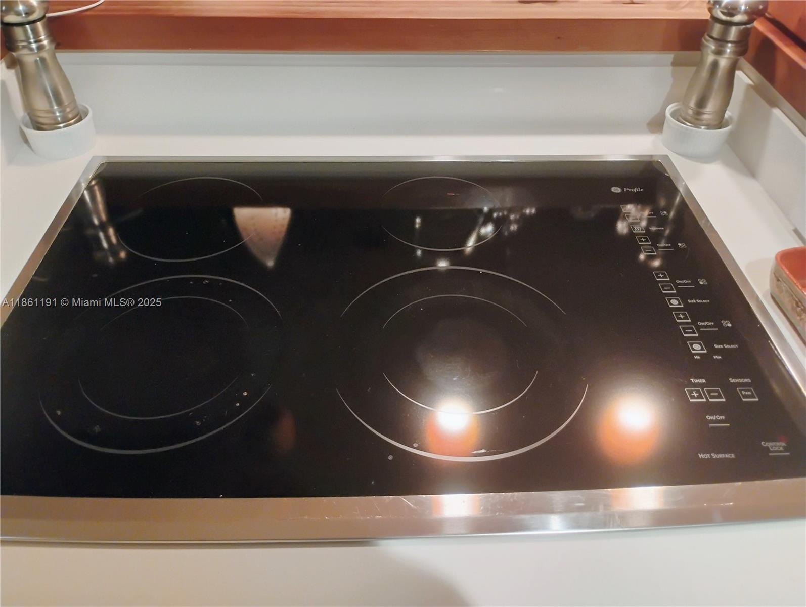 TOWNHOUSES OF VENETIAN PA - Residential