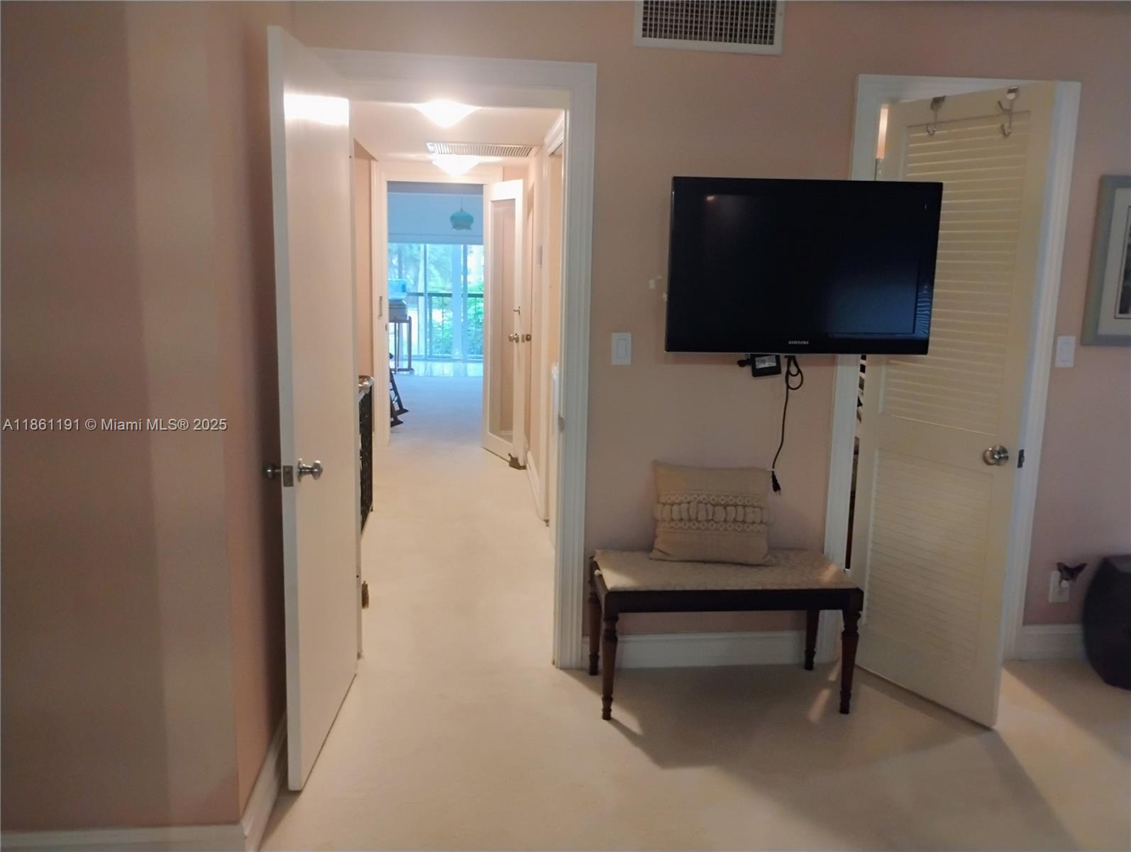 TOWNHOUSES OF VENETIAN PA - Residential