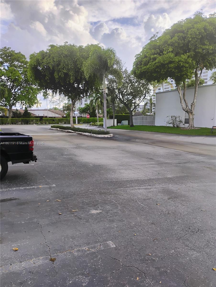 TOWNHOUSES OF VENETIAN PA - Residential