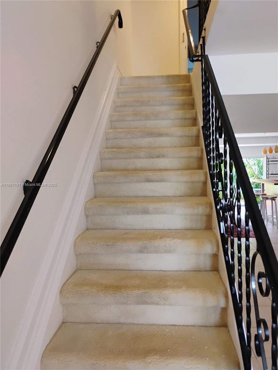 TOWNHOUSES OF VENETIAN PA - Residential