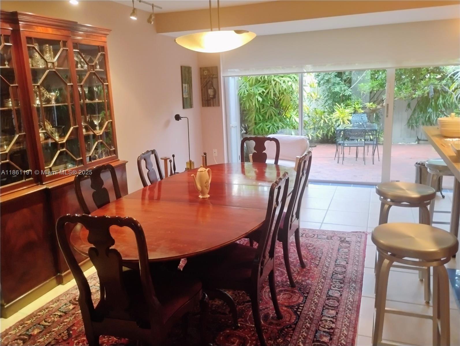 TOWNHOUSES OF VENETIAN PA - Residential