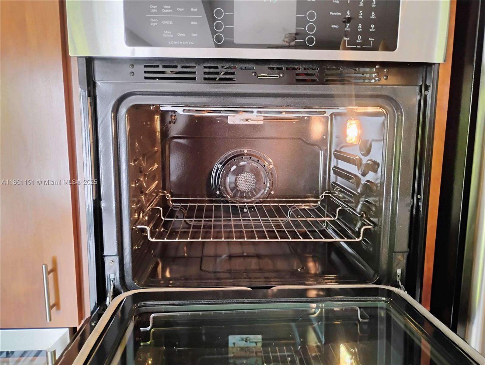 TOWNHOUSES OF VENETIAN PA - Residential